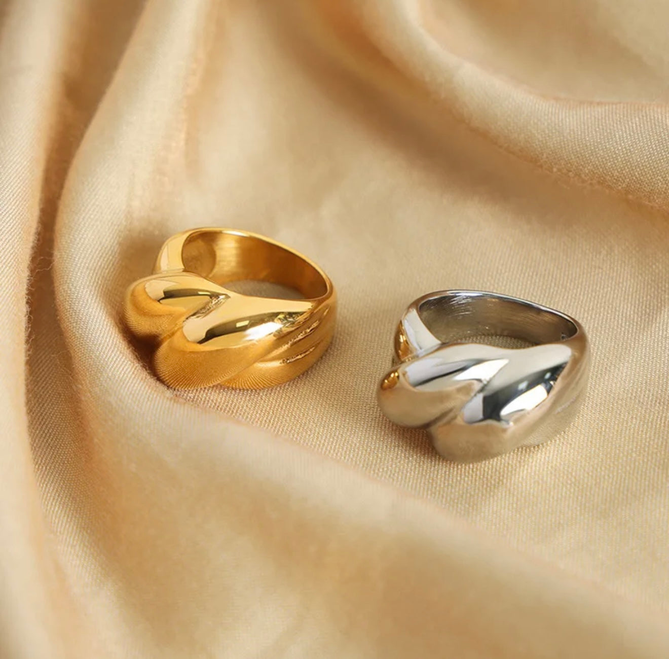 ROBUSTO CURVE RING