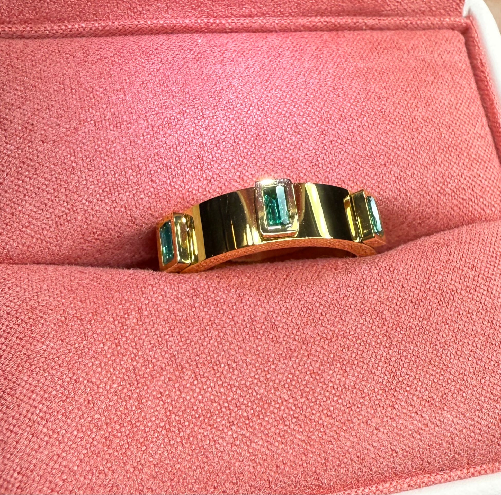 EMERALD RING