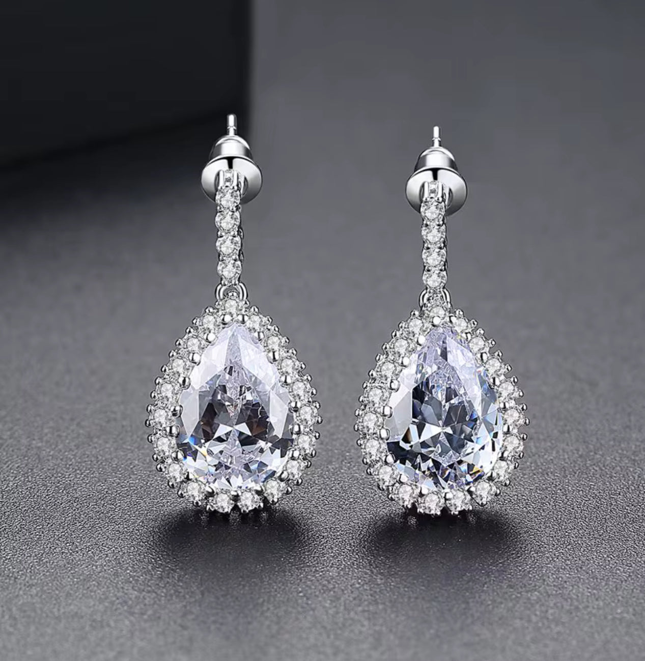 FANTASY EARRINGS