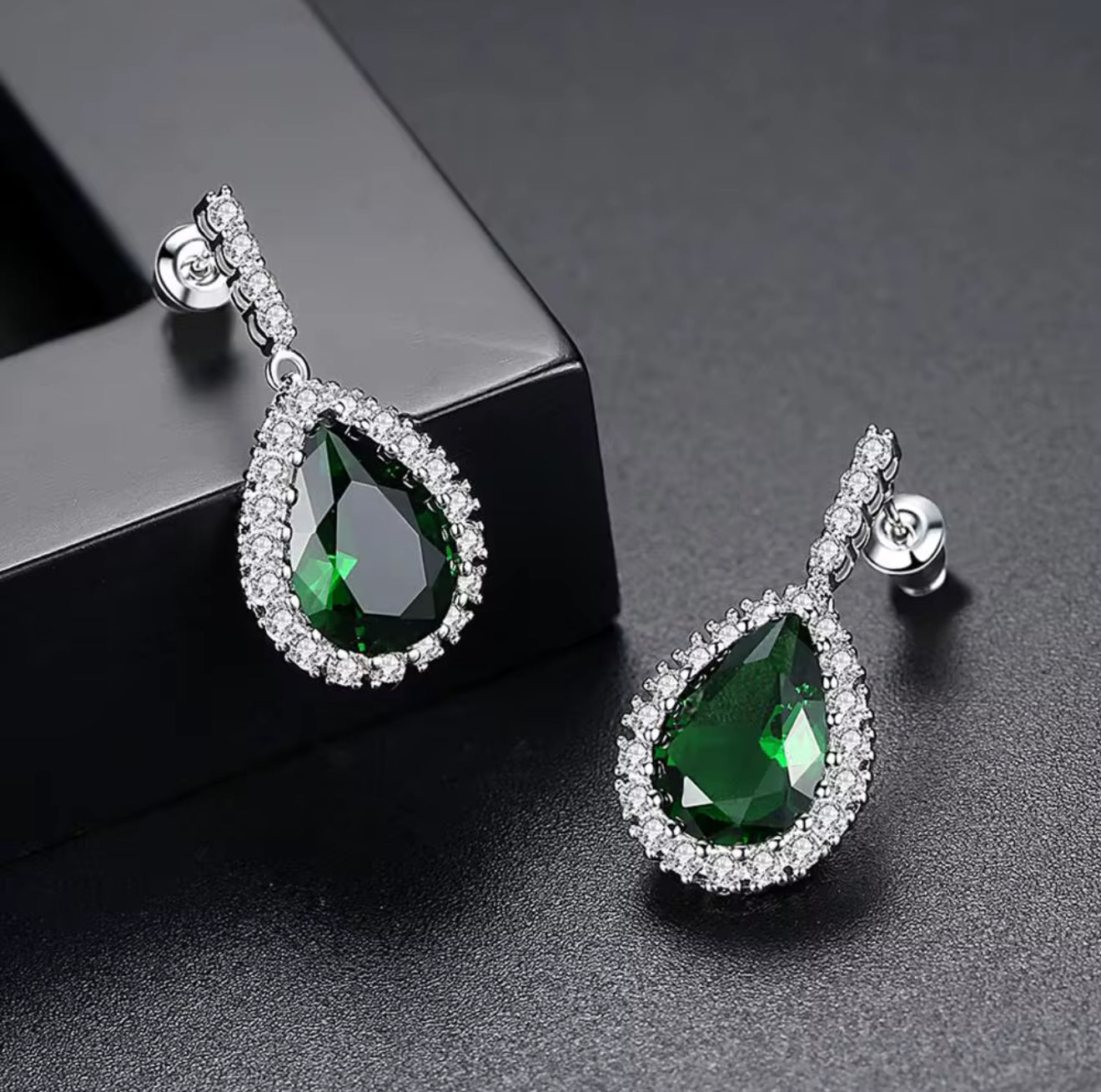 FANTASY EARRINGS